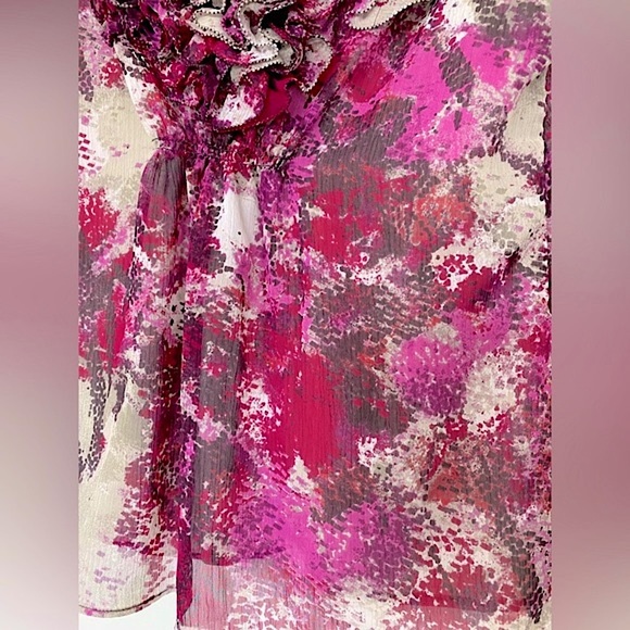 Ann Taylor Petite Top🌺🌸 - Picture 5 of 9